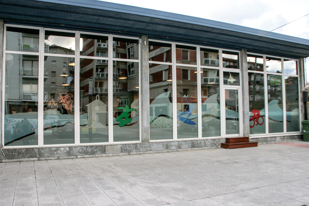 Mundaka Hostel & Sports Cafe Eksteriør bilde